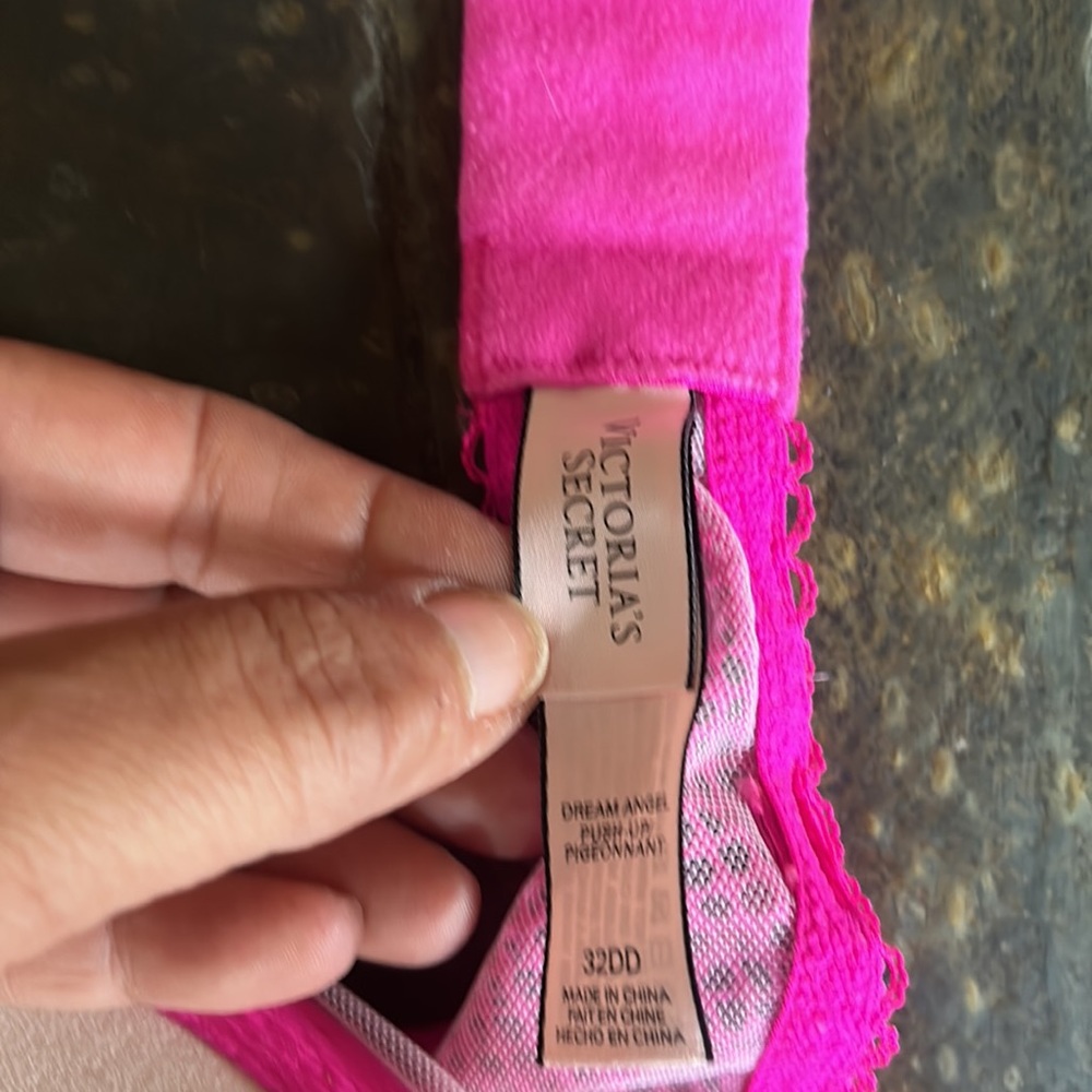 Victorias Secret push up bra - Picture 3 of 3